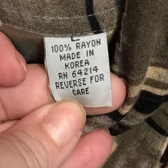 EUC Men’s casual button up shirt - Picture 4 of 5